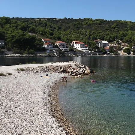 Triple Gornje Selo 5170c Gostinjska kuća 2*