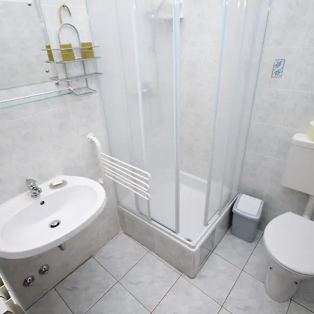 Gostinjska kuća Triple Gornje Selo 5170c Grohote