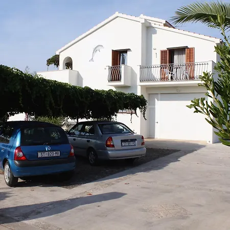 Triple Gornje Selo 5170c Gostinjska kuća Grohote